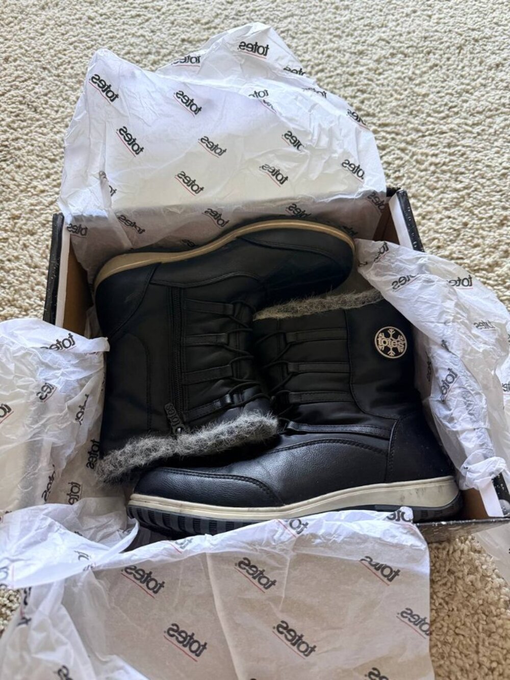 Totes Adele Women's Size 8M Black Faux Fur Waterproof Winter Boots w/ Box